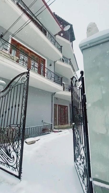 Oda Guest House คอร์เชอ ภายนอก รูปภาพ