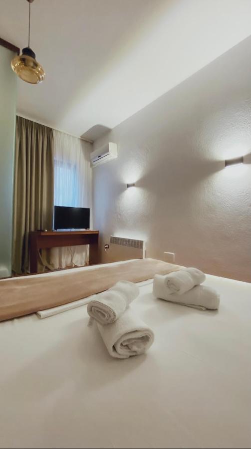 Oda Guest House คอร์เชอ ภายนอก รูปภาพ