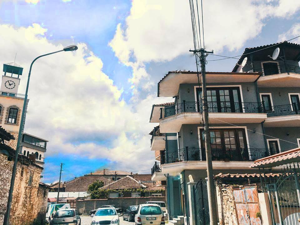 Oda Guest House คอร์เชอ ภายนอก รูปภาพ